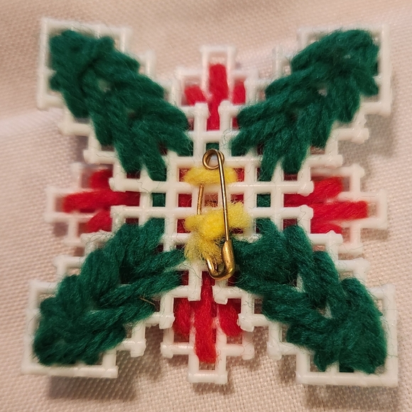 ๐ Vintage Christmas pins x 5 - Picture 8 of 8